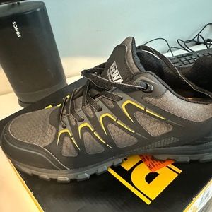 Dewalt work shoe size 9M